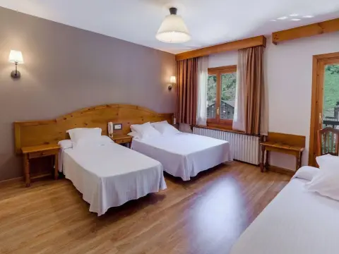 Hotel Sant Miquel - Photo 3