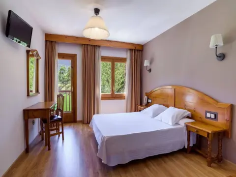 Hotel Sant Miquel - Photo 4