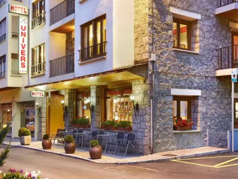 Hotel Univers - Photo 1