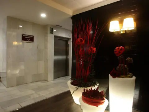 Hotel Comtes d'Urgell - Photo 2