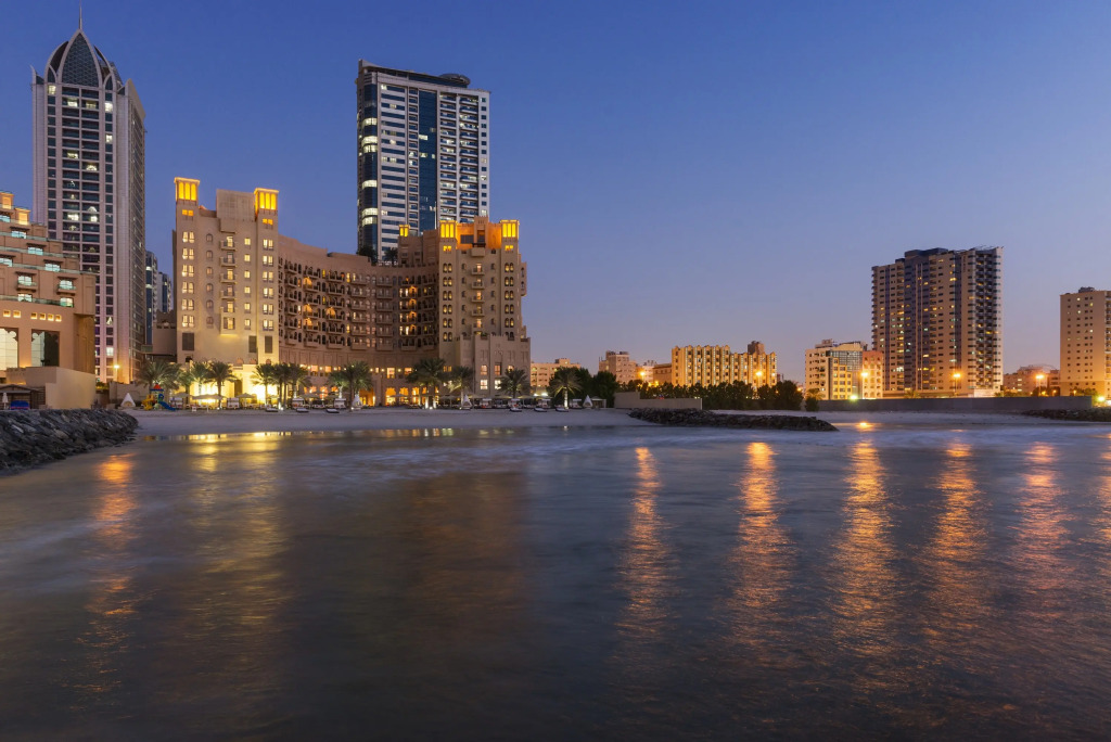 Bahi Ajman Palace Hotel - Photo 3