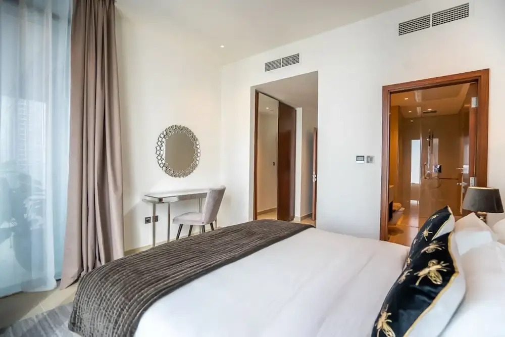 Luton Vacation Homes Marina Gate Tower 2 - Photo 4