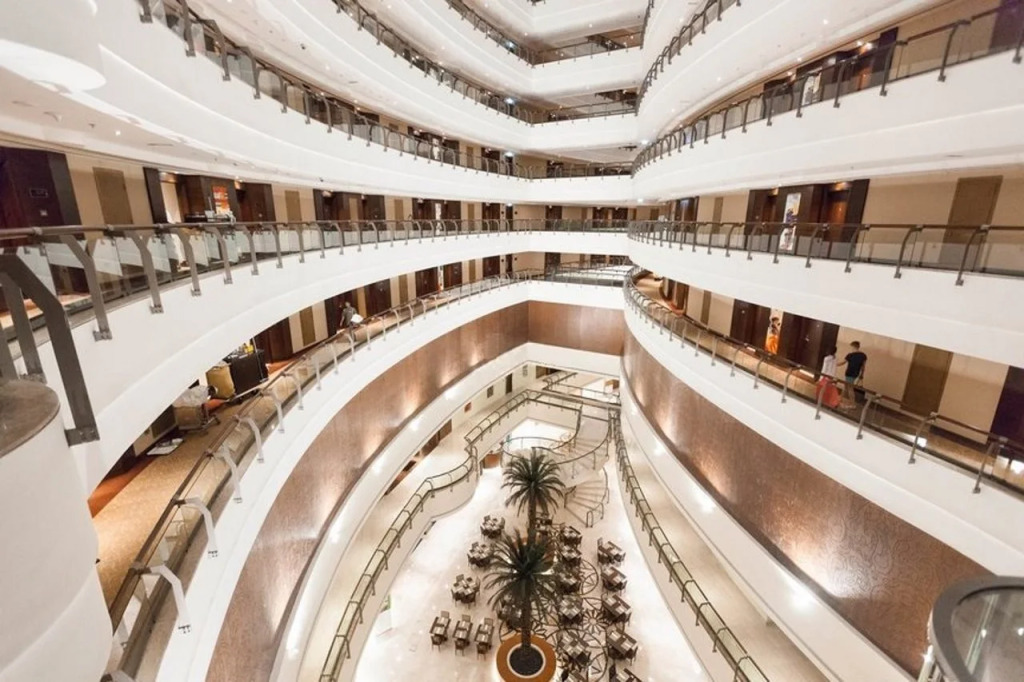 Отель Khalidiya Palace Rayhaan by Rotana  - Photo 2