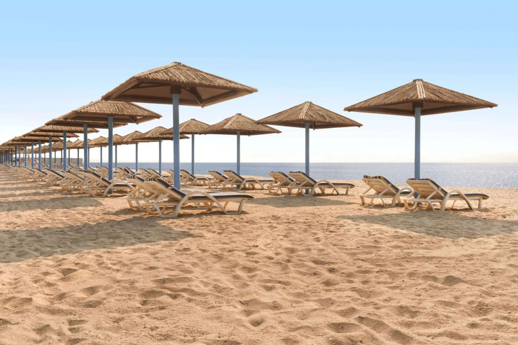 Wyndham Garden Ajman Corniche - Photo 1