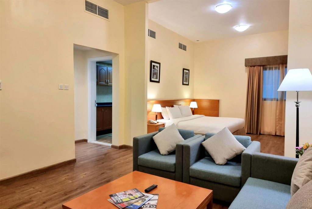 Ramada Hotel & Suites by Wyndham Ajman - Photo 4