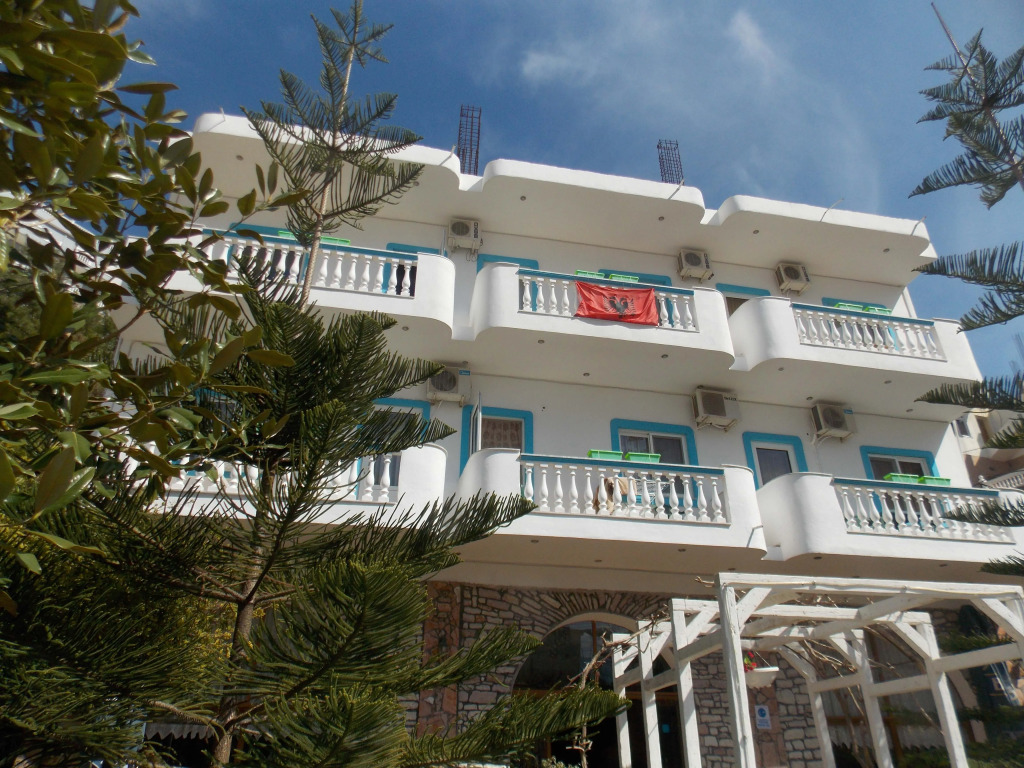 Hotel Rixhi - Foto 1