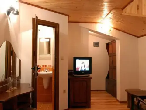 Family Hotel Adjev Han - Photo 4