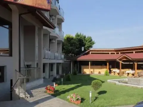 Akre Hotel Kavarna - Photo 4