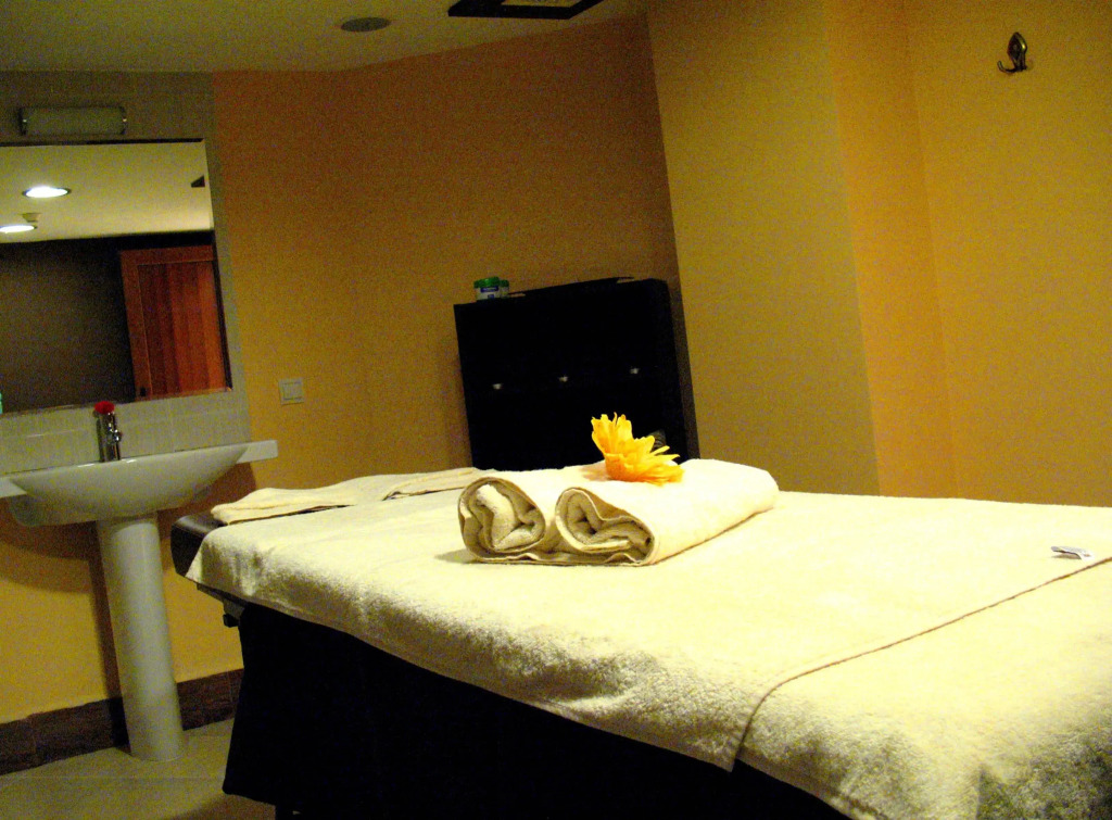 All Seasons Club - Photo 3