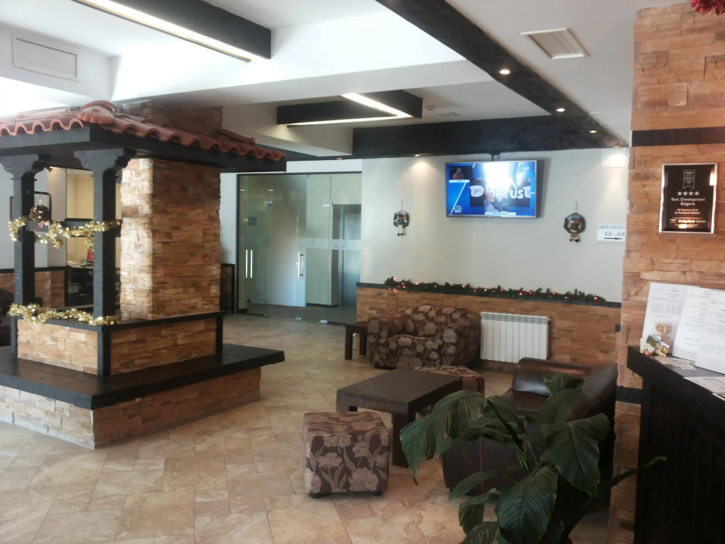 All Seasons Club - Photo 1