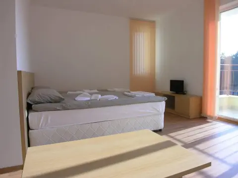Apartment Complex Sunflower - Photo 3