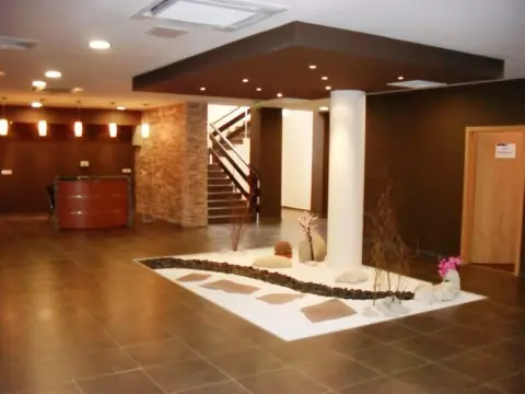 Aspen Suites Apartment Complex - Photo 1