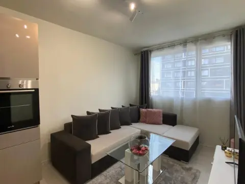 Brand new and modern apartment directly next to the metro station - Foto 3