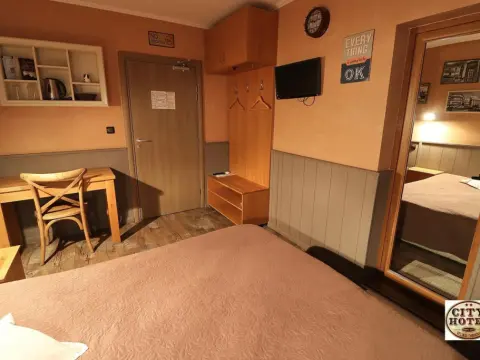 City Hotel - Photo 2