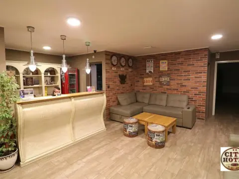 City Hotel - Photo 1