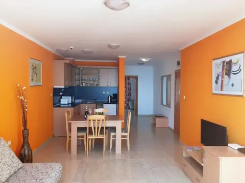 Diamond Apartments - Photo 2