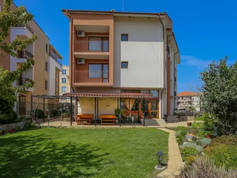 Double Room in Dafinka Guest House - Photo 1