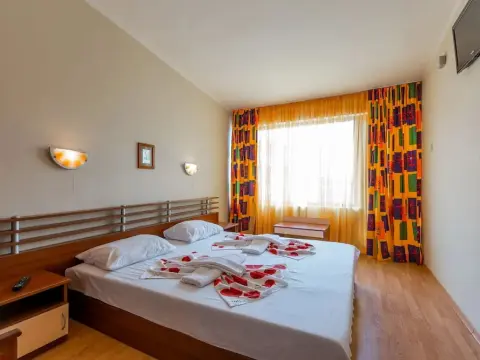 Double Room in Dafinka Guest House - Photo 2