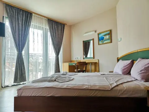 Empera Hotel - Photo 4