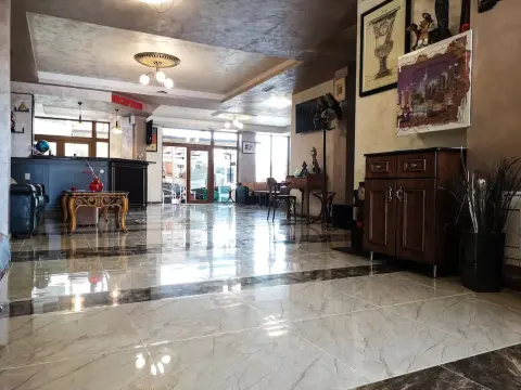 Empera Hotel - Photo 2