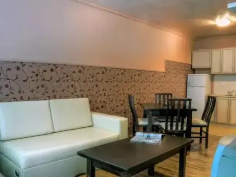 Forest Glade Apartments - Photo 2