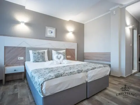 Hotel Cristiani - Photo 2