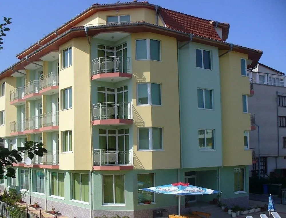 Hotel Crystal - Photo 1