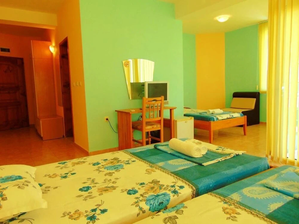 Hotel Crystal - Photo 4