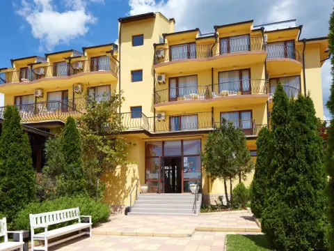 Hotel Delta - Photo 1