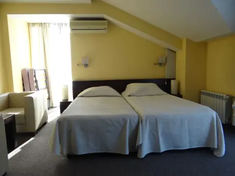 Hotel Elitsa - Photo 4