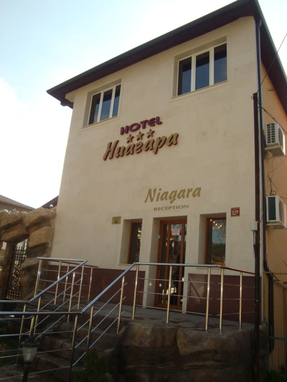 Hotel Niagara - Photo 1