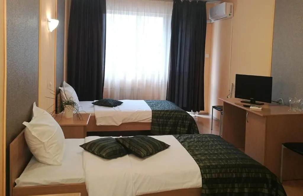 Hotel Sorbona - Photo 1