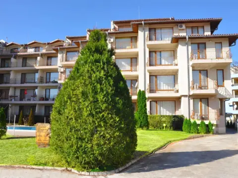 La Playa Apartments - Photo 1