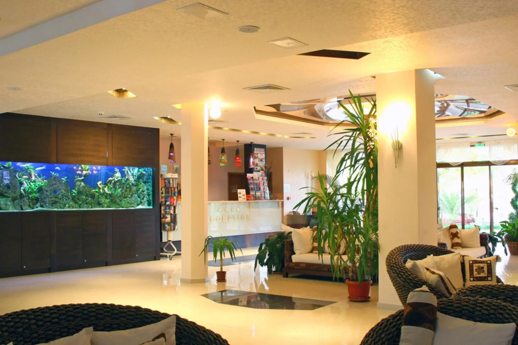 LAGUNA BEACH RESORT & SPA