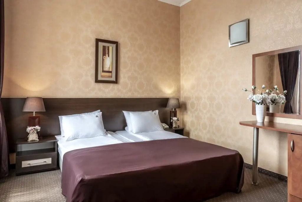 Maxim Boutique Hotel - Photo 3