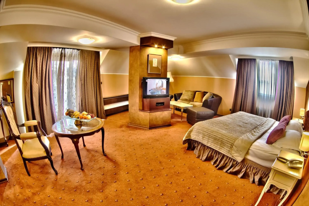 Meg Lozenetz Hotel - Photo 4