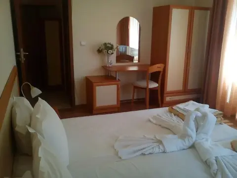 Megas Apartments - Photo 4