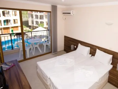 Paradise Bay Hotel - Photo 2