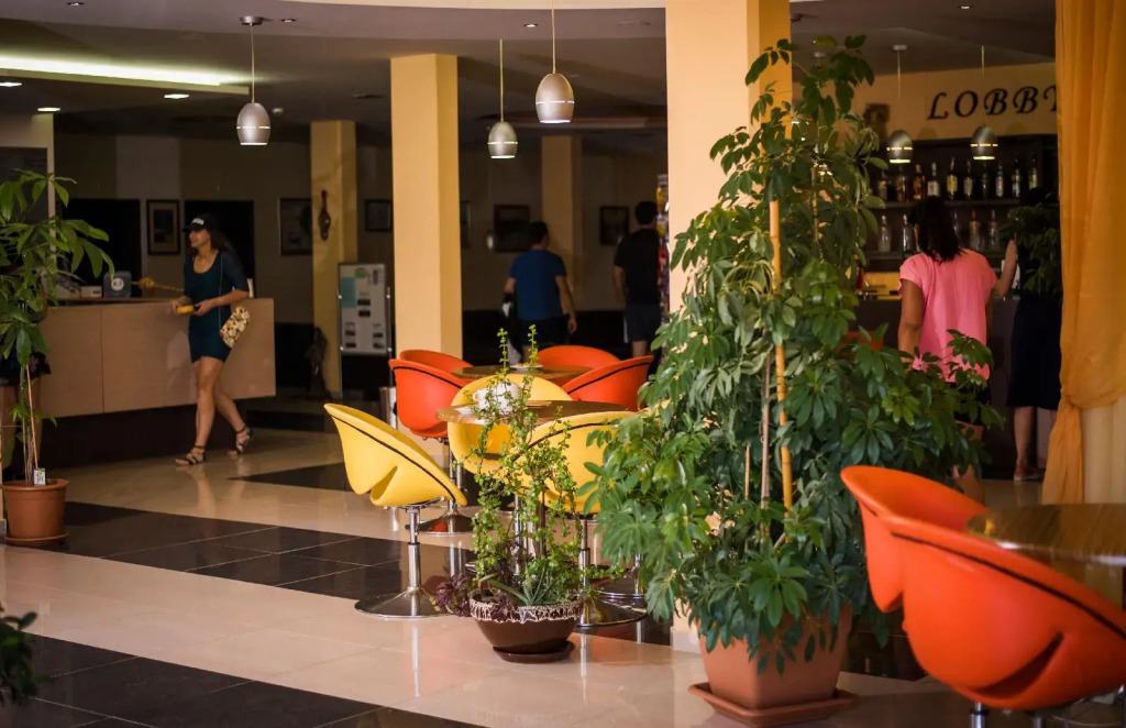 Plamena Palace - Photo 2