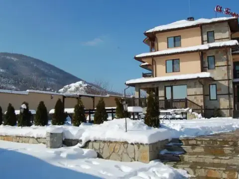 Saint George Complex - Photo 2