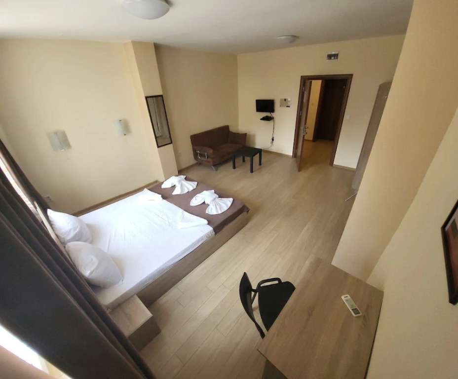 Twain Apart & Rooms - Photo 4