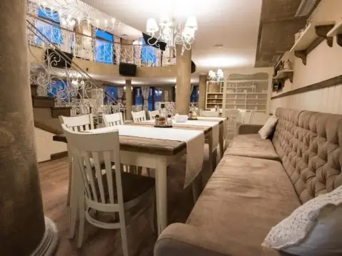 Victoria Hotel - Photo 1