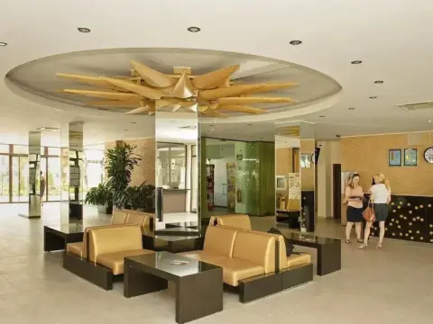 VM Apartments Royal Sun - Photo 2