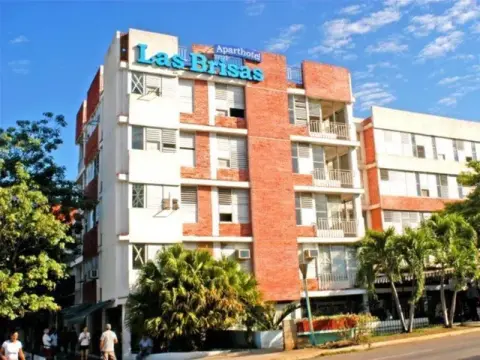 Aparthotel Las Brisas - Photo 2