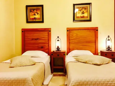 Hostal Marques de Liz - Photo 3