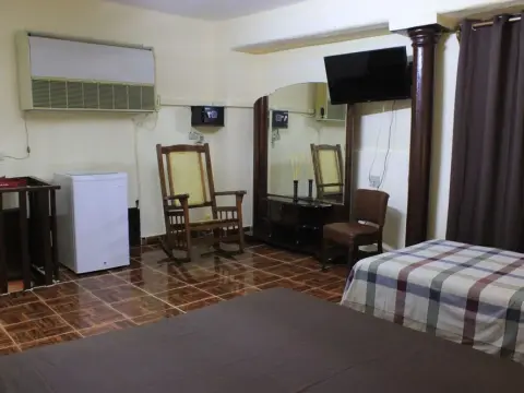 La Puerta de Obispo - Photo 4