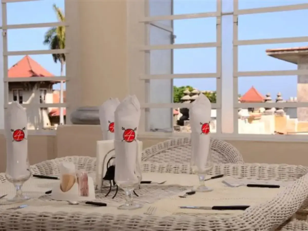 4 Mosqueteros Mini-Hotel