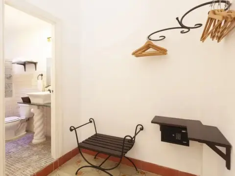 Residencia Vista Real - Photo 4