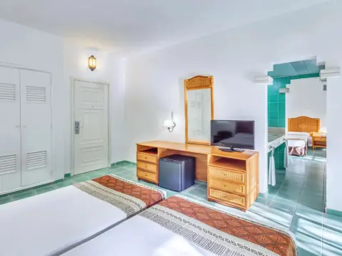 Sol Turquesa Beach - Photo 1