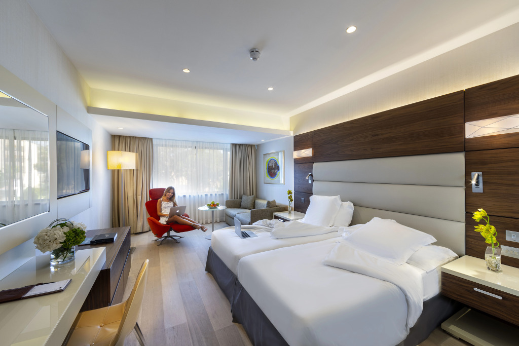 Amathus Beach Hotel Limassol - Photo 2